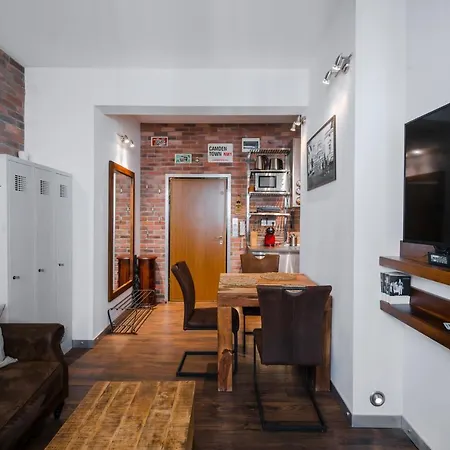 Cinematique - Designer 1bd On Solunska