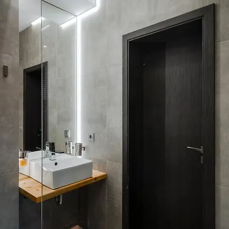 Designer 1bd Cinematique On Solunska By Flat Mаnager صوفيا